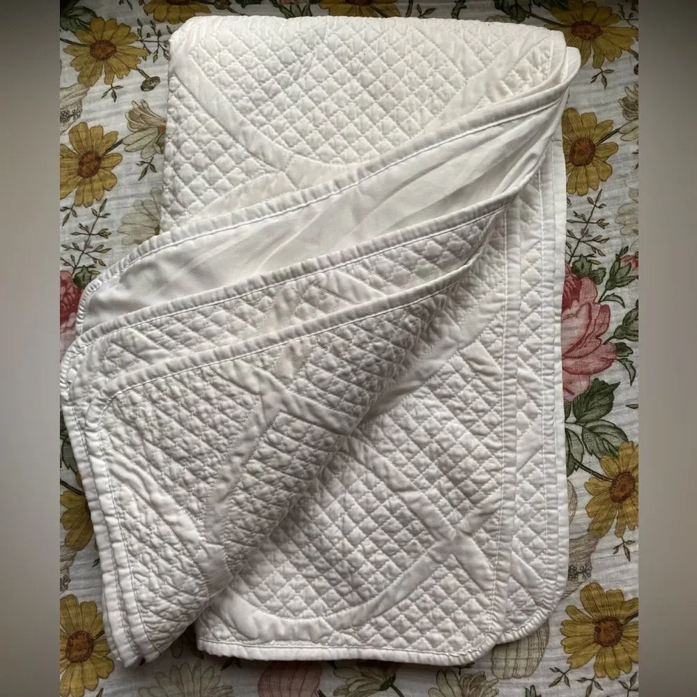Madison Park White Oval intricate Quilted Bedding Pillow Shams - King